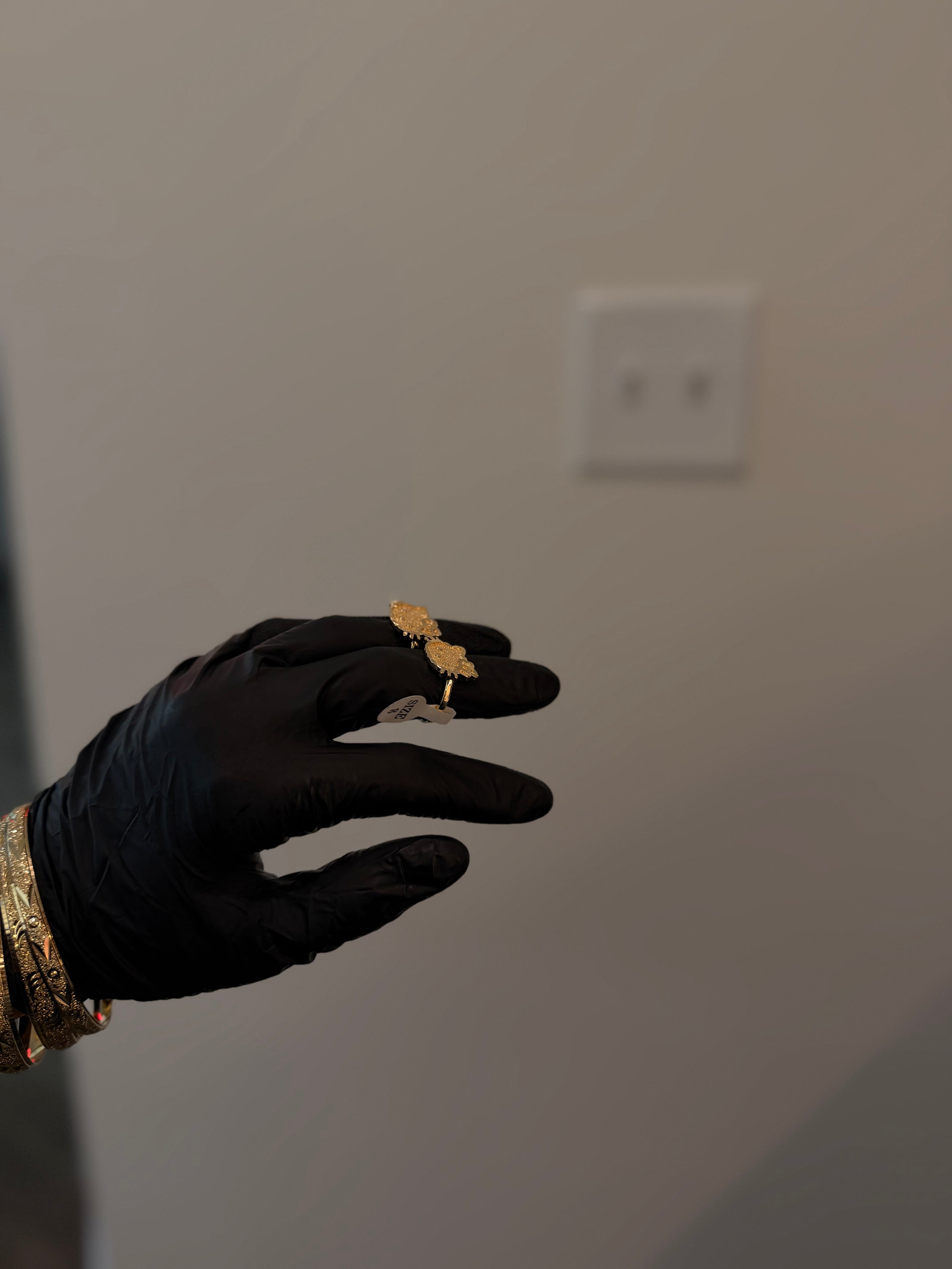 HK Face Ring